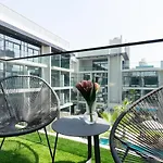 Ultimate Stay / Modern Studio / Swimming Pool View