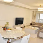 Spacious 4 Bd Apartment With Amazing Sea View
