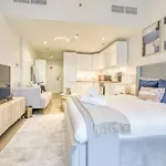 Stunning Studio At Marina Views A Dubai Marina By Deluxe Holiday Homes