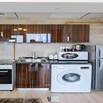 OYO 860 Home MAYA 4 TOWER - Studio, JVT