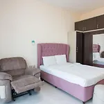 Cosy Studio - Low Floor - Fully Equipped