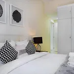 Maison Privee - Beautiful Chic Apt W Full Marina Views Next To The Beach