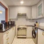 Alluring 2-Br Apt Near Beach At Sadaf 1 With Marina View