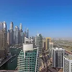Luxury Apartment With Full Marina Views And Swimming Pool