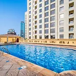Lovely 2-Bed Condo In Jbr - 5 Mins From Beach - Palm View!