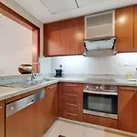 Vacationer I Downtown 1 Bedroom I Close To Burj Khalifa & Dubai Mall I Free Parking, Pool, Gym & Wi-Fi