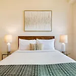 Maison Privee - Stunning Waterfront Apt With Marina View Nxt To Beach