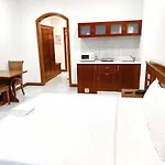Moon Valley Hotel Apartment
