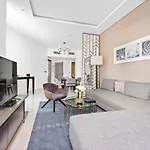 A Living Modern 1Br Apartment With Balcony & Canal View At Prive-517 Business Bay