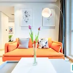 1Br + Maid Room Apartment In Downtown Dubai