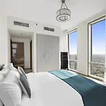 Vayk - Spacious Two Bedroom Near Canal