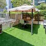 Terrace Balcony Burj Khlaifa View Fast Wifi