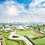 Lux - The Elegant Palm Beach Suite