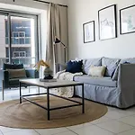 Higuests - Luxe Apartment With Incredible Marina Views