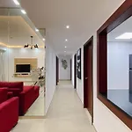 Luxury Apartment 2 Mins Walk From Sea