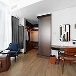 Revier Hotel - Dubai
