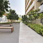 Luxury 2Br High Floor Apt. W/ Burj Khalifa View With Laser Light Show And Dancing Fountain View