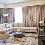 Luxury Paramount Hotel Apt B666