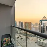 White Sage - Luxury Studio A Few Minutes Away From Dubai Mall