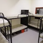 Nuzee Bedspace & Dormitory Hostel For Bagpackers