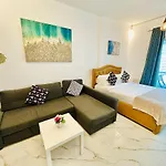 Diamond Crown - Studio Holiday Apartment In Dubai Marina