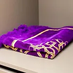 Contemporary Bright Studio Near Downtown