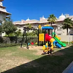 Grandeur Resort Palm Jumeirah Beachfront & Pool