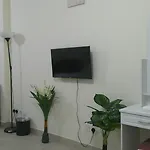 Ruby Star Hostel Dubai F2