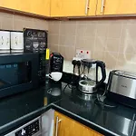 Amazing 1 Bedroom Apt In Marina