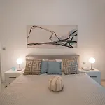 Clever Guest Beach Isle 1