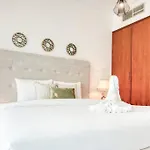Lovely 1 Bedroom Apartment For Vacations