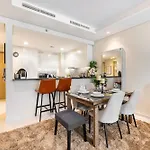 Stylish 2Br At Paramount Hotel Midtown