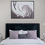 Newly Built Studio - Urban Living