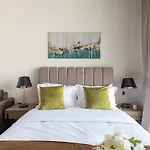 Frank Porter - Majestique Residence 2