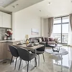 Frank Porter - Majestique Residence 2