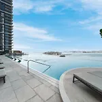 Elegant Home With Direct Beach Access