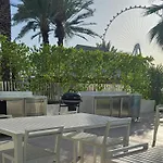 La Vie, Jbr- Sea View With Beach Access- Happy Holidays Lux