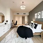 Grand 2Br Apartment In Noura Tower, Business Bay By Deluxe Holiday Homes
