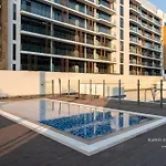 10Mins From Dubai Mall Studio With A Large Balcony