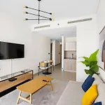 Sleek 1Br In Sobha Waves Pool, Gym, Walk To Shops & Cafes