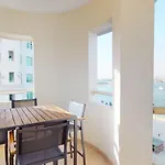 Al Dabas Beach Views, 3Bd Sleeps 6, Beachfront Beach & Pool Access