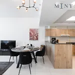 Continental Tower, Dubai Marina - Mint Stay