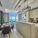 Bnbmehomes - The8 Palm Hotel
