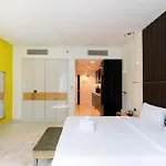 Stylish Studio With Storage Room In Hotel L Fits 2