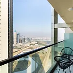 Cozy 1 Bedroom Apartment In Dubai Near Burj Khalifa