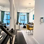 Dubai Marina - Elegant Design 1Bhk Apartment - Iris Blue