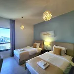 Amazing Marina View Apartment