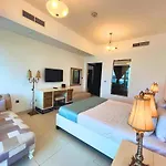 Azure Residences In Palm Jumairah