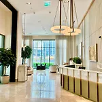 Modern 2Br Near Dubai Mall & Burj Khalif