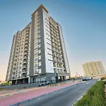Modern Studio Oasis In Vibrant Dubailand